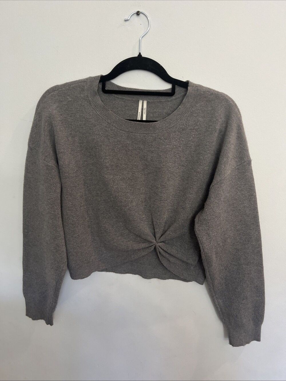 Anthropologie crop roost sweatshirt medium gray Y2K BoHo feminine